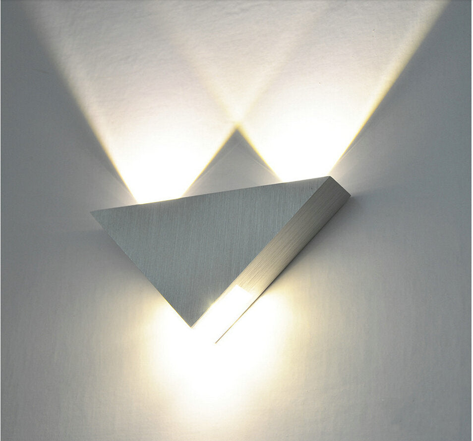 Triangle LED Wall Lamp 3W photo - LIGHTING Ecrudeco